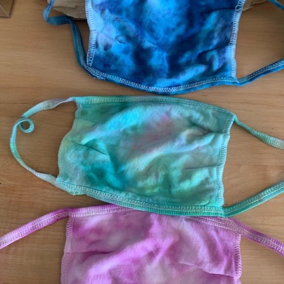 NWT blue/ pink/ green tie dye mask bundle - Picture 5 of 7